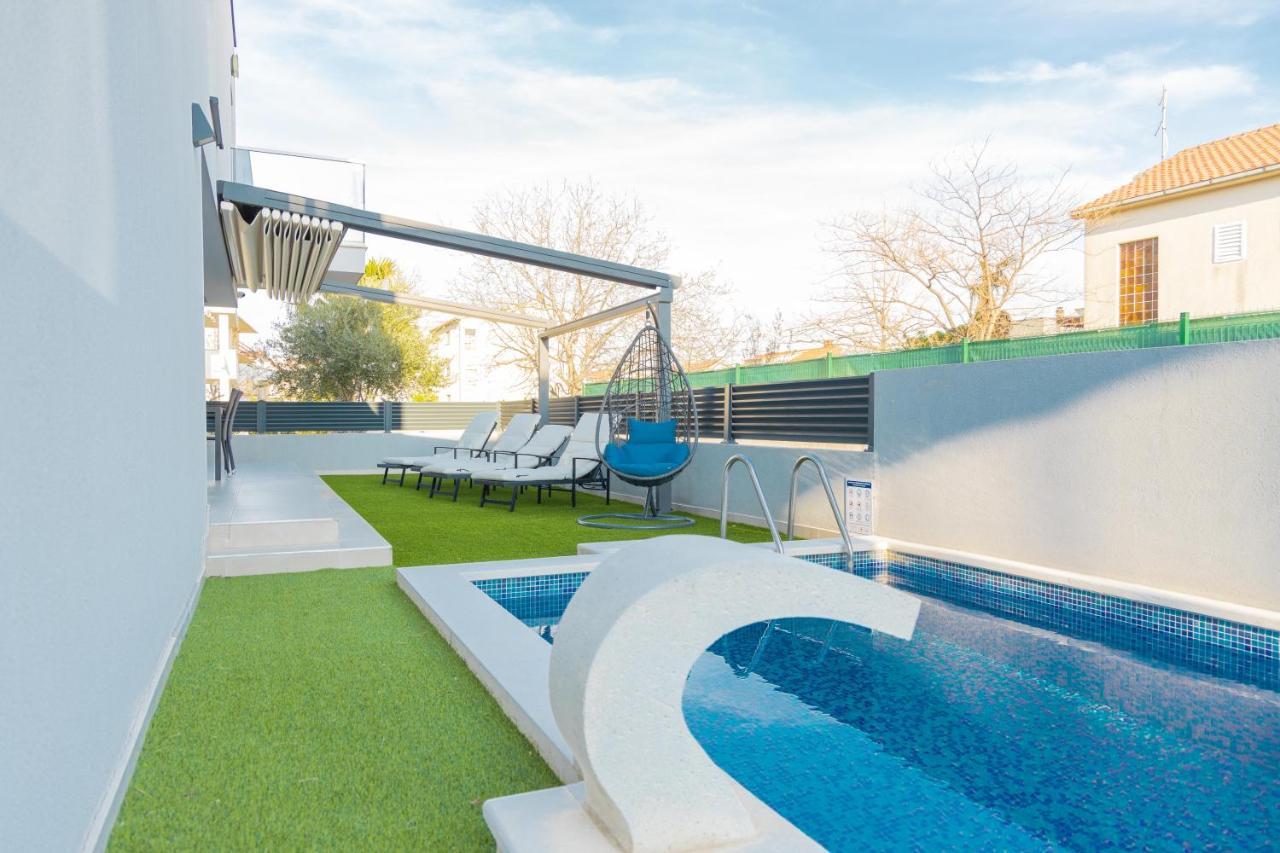 Castelli, 5 Stars Apartment *