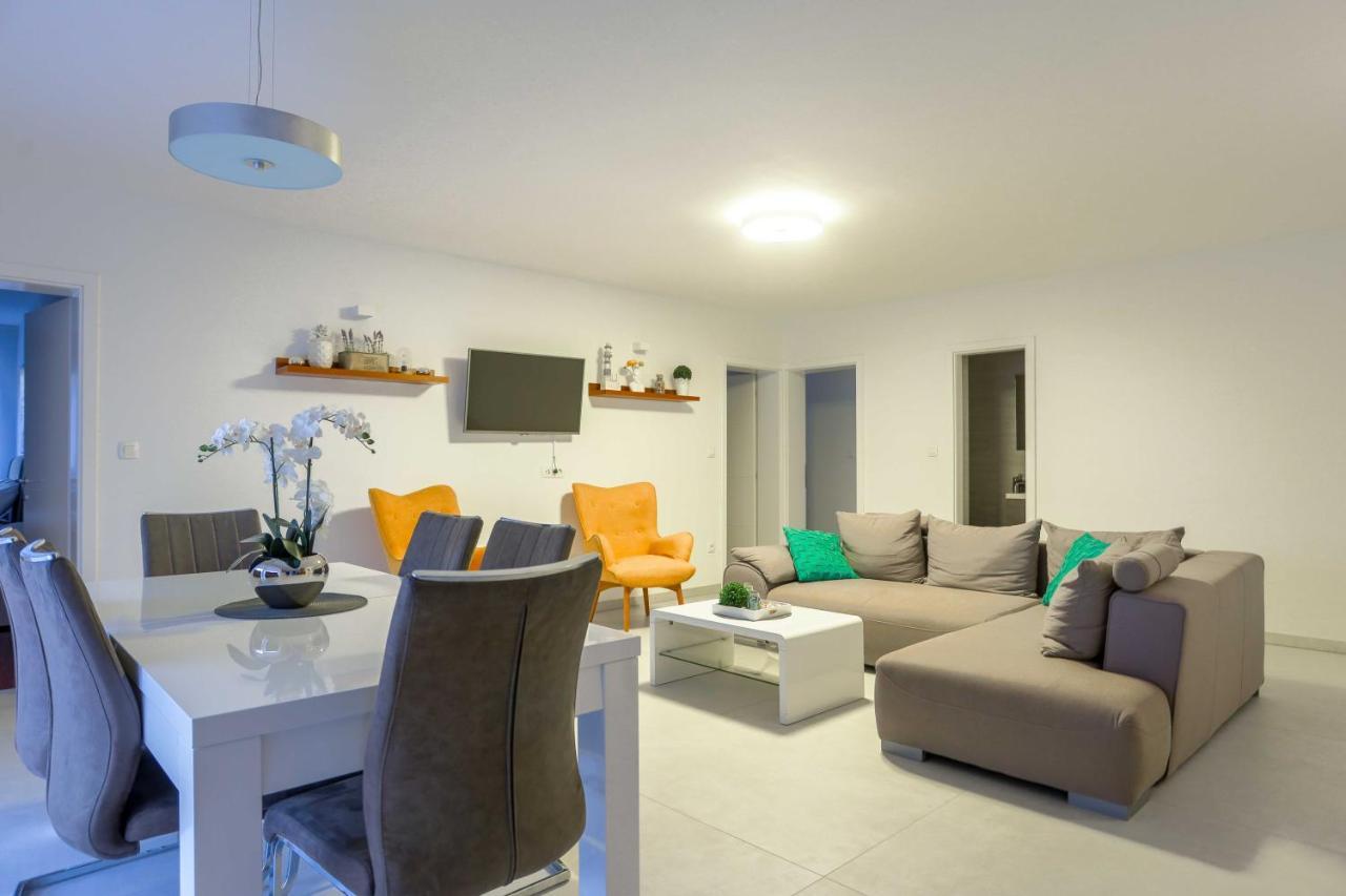 Apartment Castelli, 5 Stars *